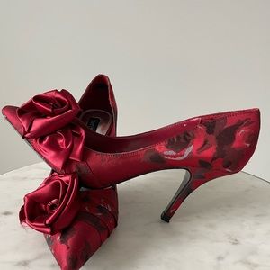 It’s a beautiful shoes like new worn once